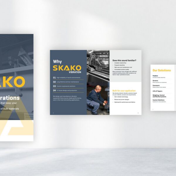 Trykt flyer udviklet af MEDIAPOINT for SKAKO