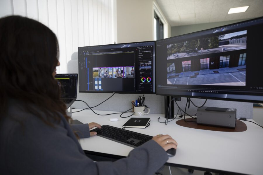 Videoredigering på skærmen hos MEDIAPOINT